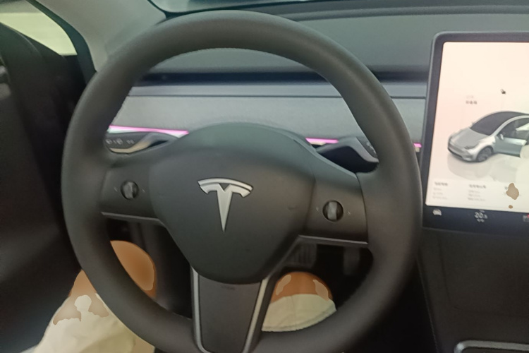 Tesla Model Y 2024 #11 Tesla Model Y 2024 car image #11