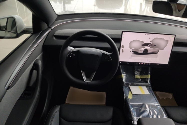 Tesla Model Y 2026 #15 Tesla Model Y 2026 car image #15