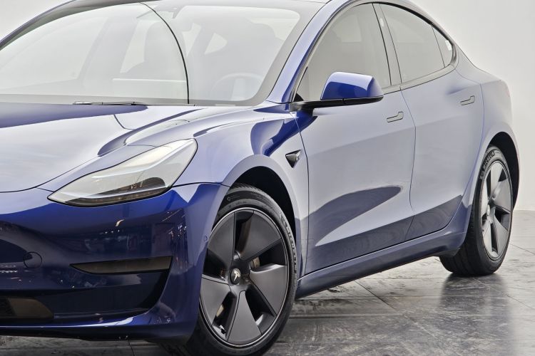 Tesla Model 3 2023 car image #5