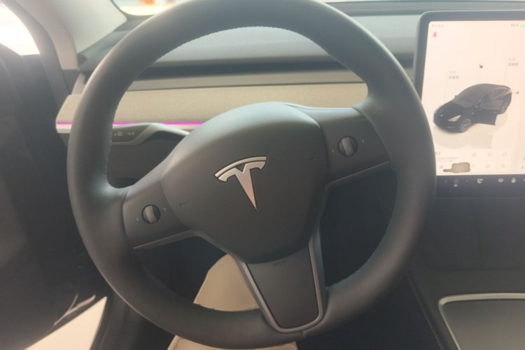 Tesla Model Y 2024 #11 Tesla Model Y 2024 immagine di auto #11