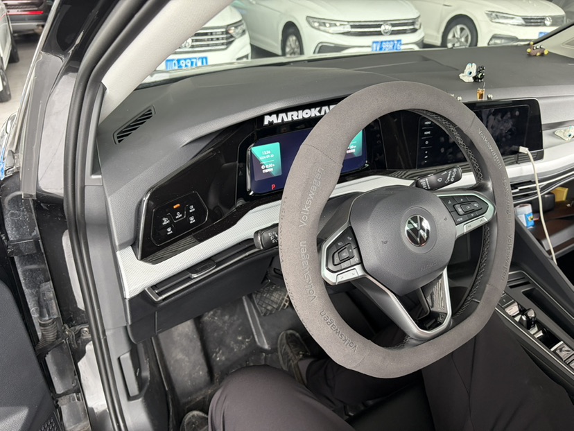 Volkswagen Golf 2021 car image #4
