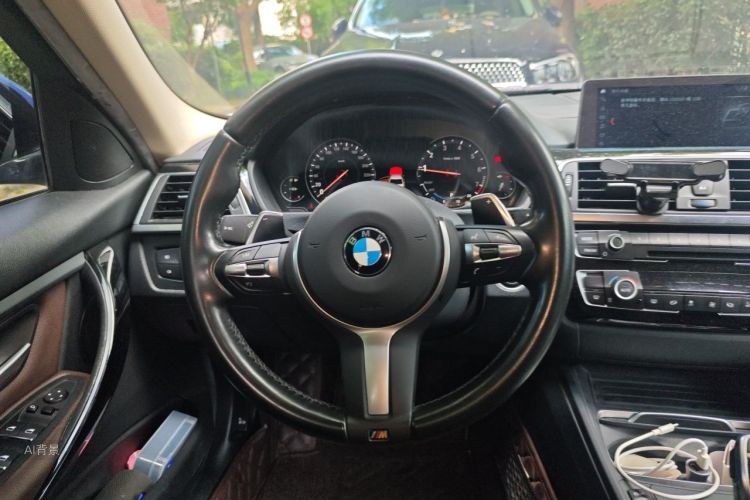 BMW 3 Series 2018 car image #12