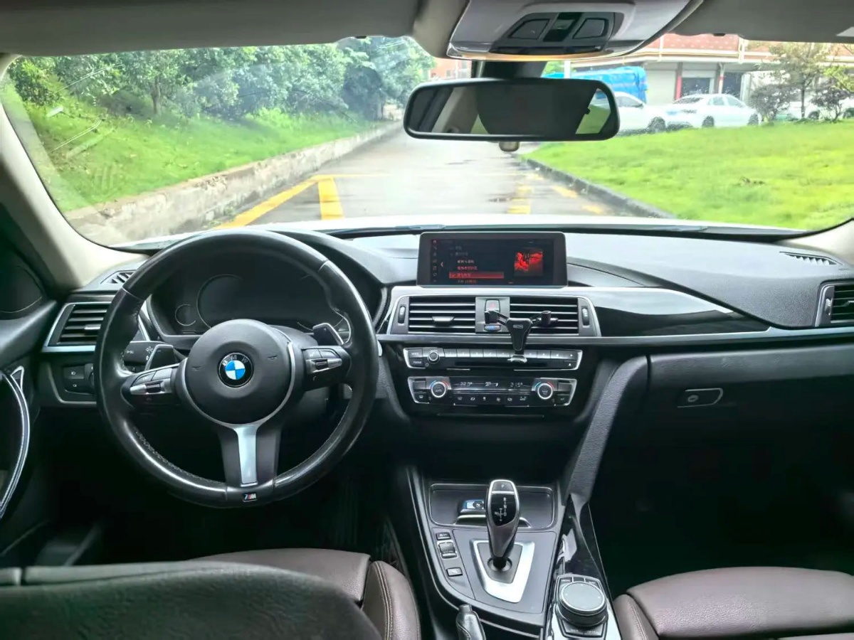 BMW 3 Series 2019 car image #8