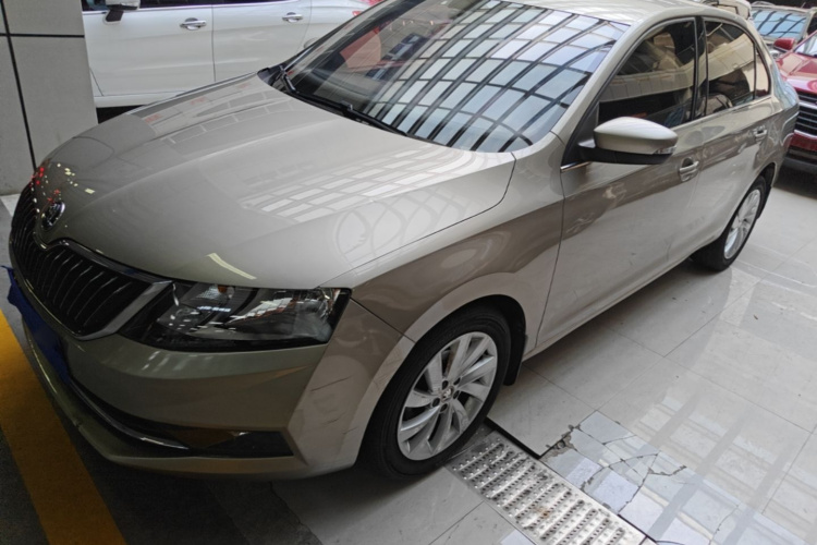 Skoda Rapid 2018 image de voiture #2
