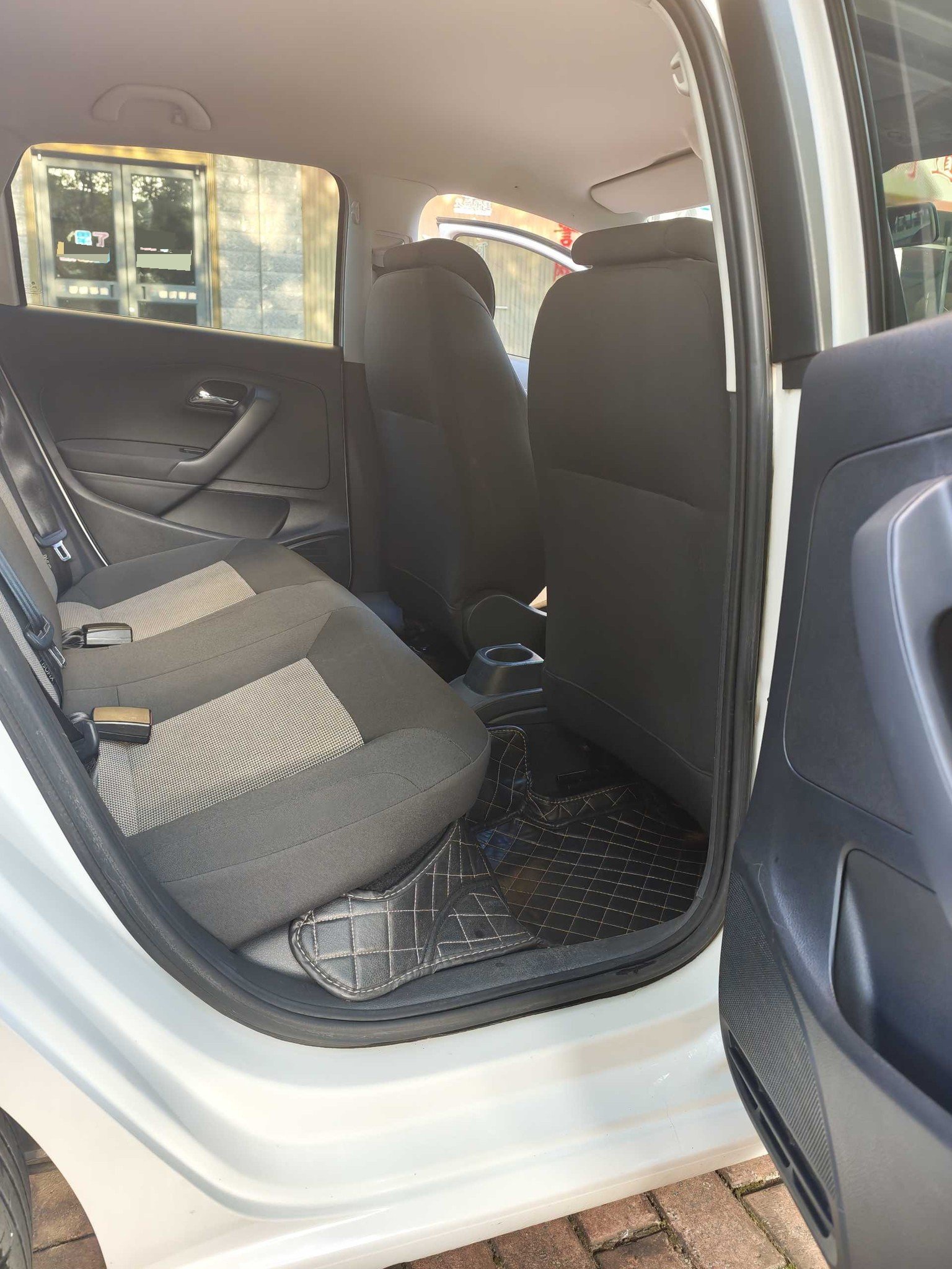 Volkswagen Polo 2019 car image #5