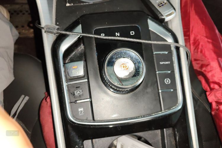 GEELY Emgrand GSe 2019 car image #16