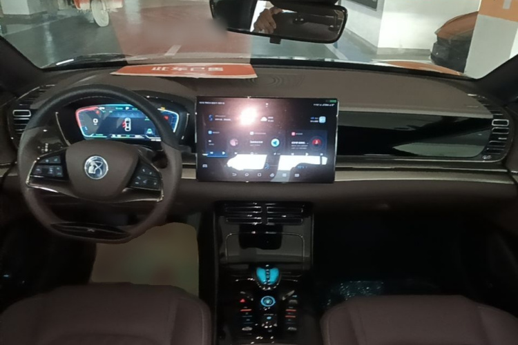 BYD Han 2023 car image #10
