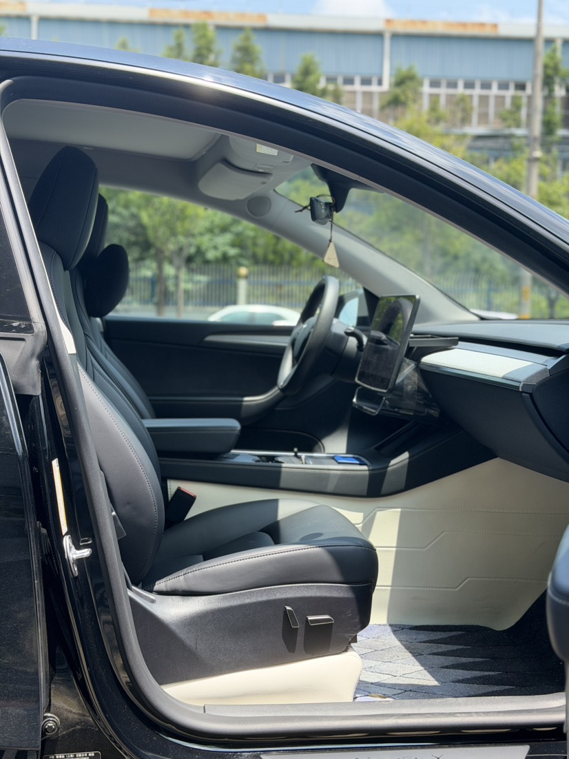 Tesla Model Y 2023 #9 Tesla Model Y 2023 car image #9