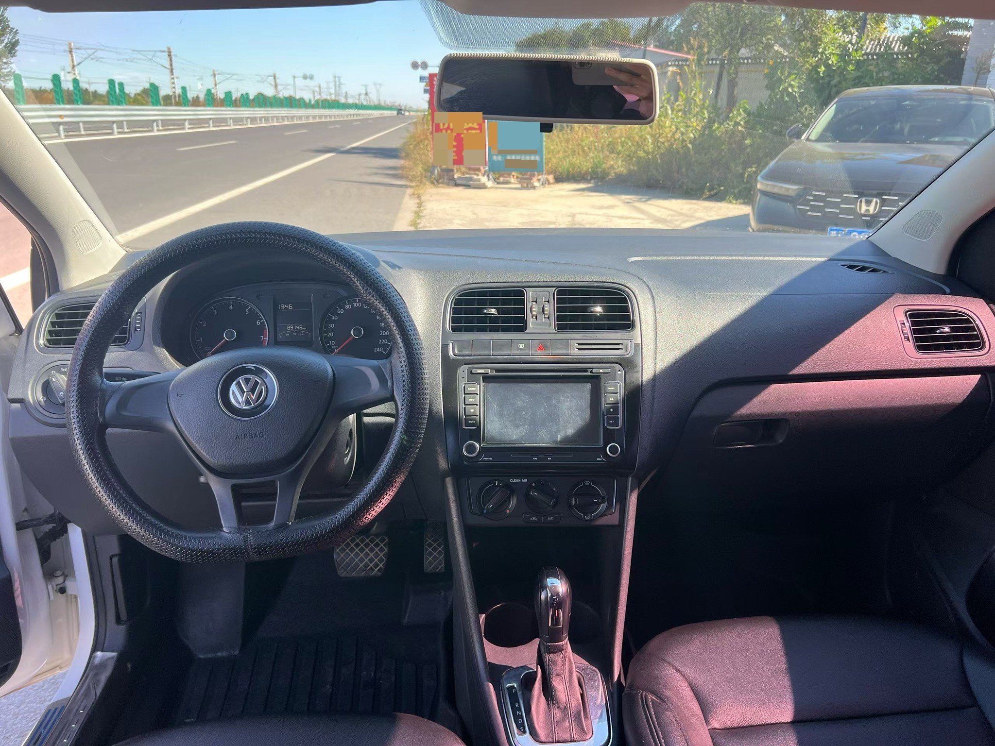 Volkswagen Polo 2016 car image #9
