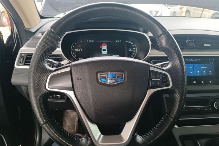 GEELY Emgrand 2018 car image #11