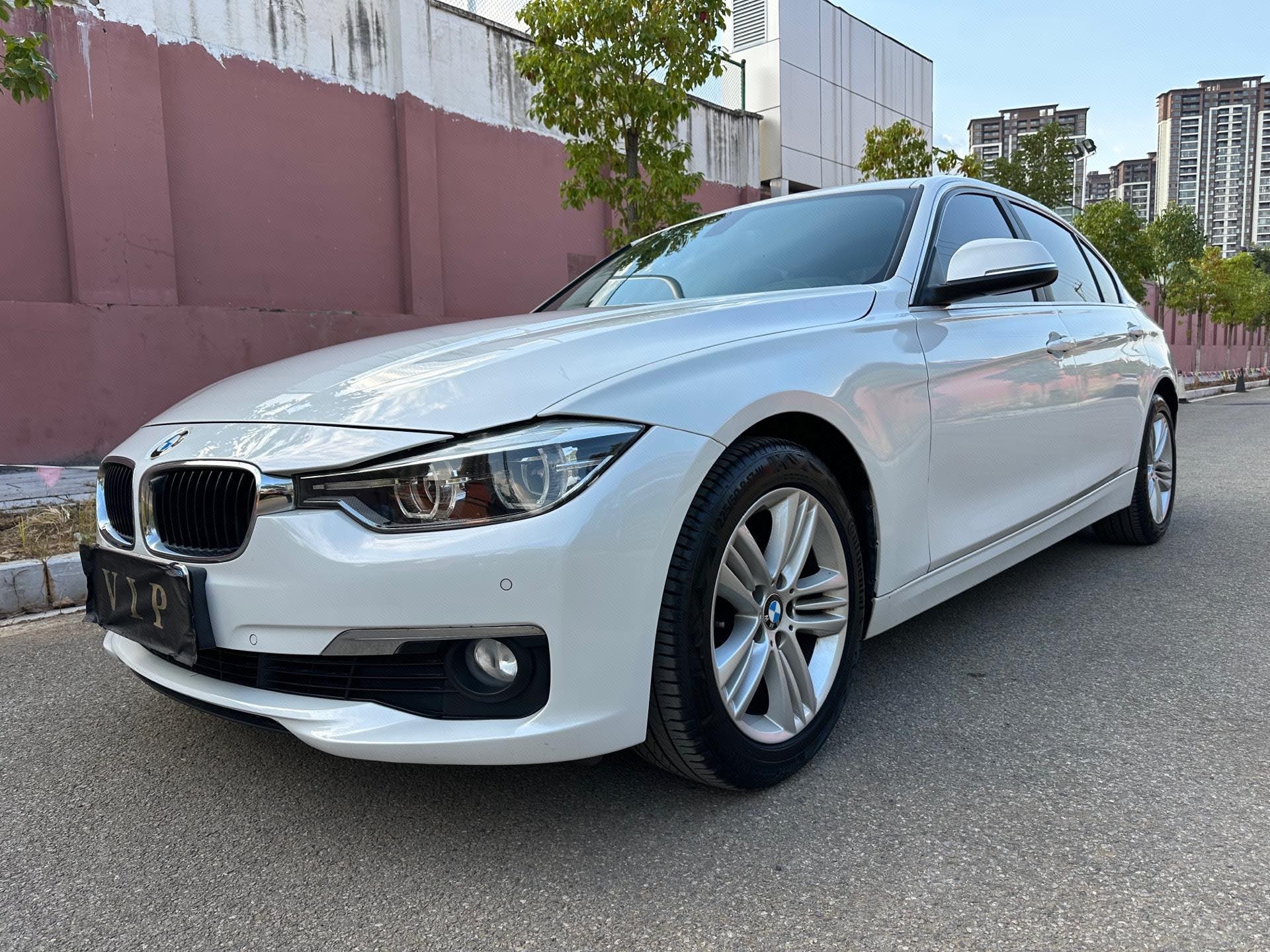 BMW 3 Series 2017 BMW 3 Series 2017 car image