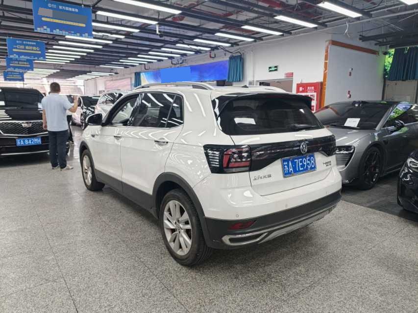 Volkswagen T-Cross 2021 #6 Volkswagen T-Cross 2021 car image #6