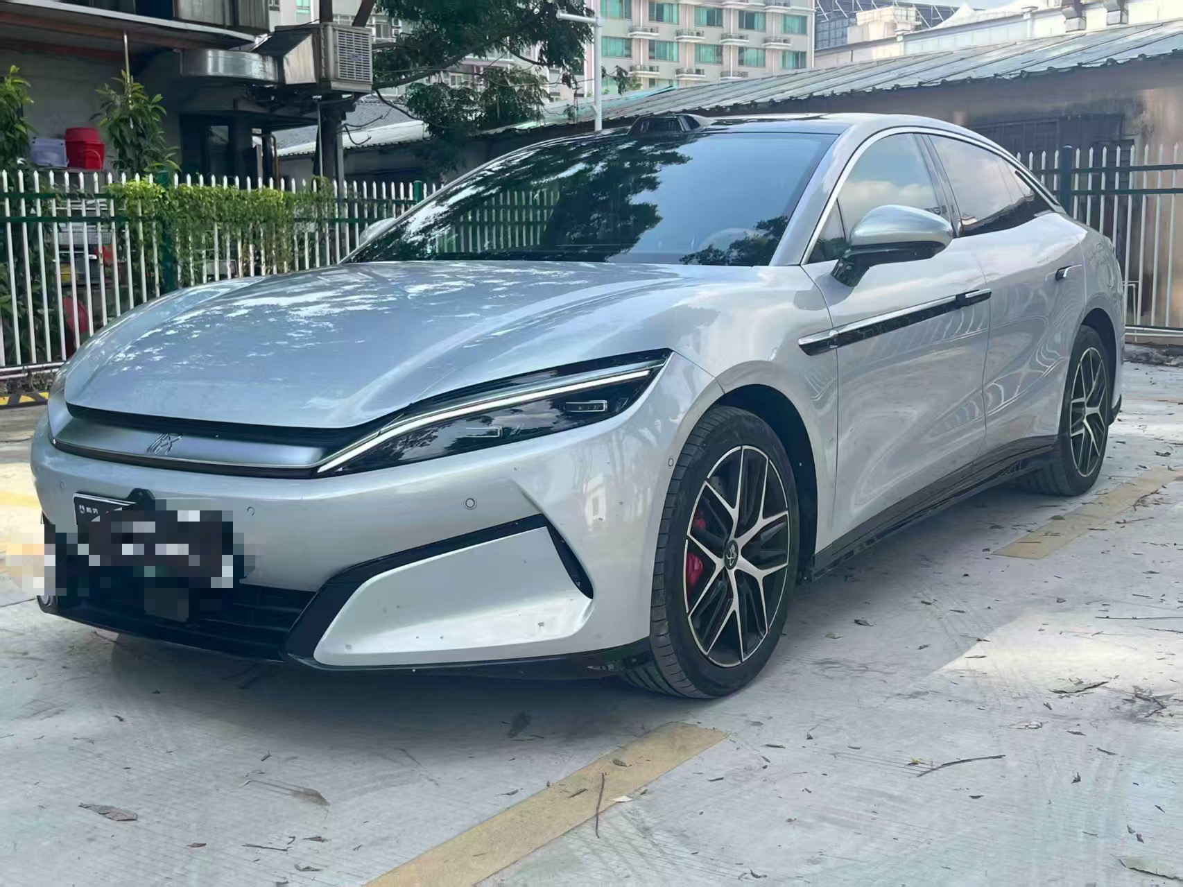 BYD HanL 2025 car image 