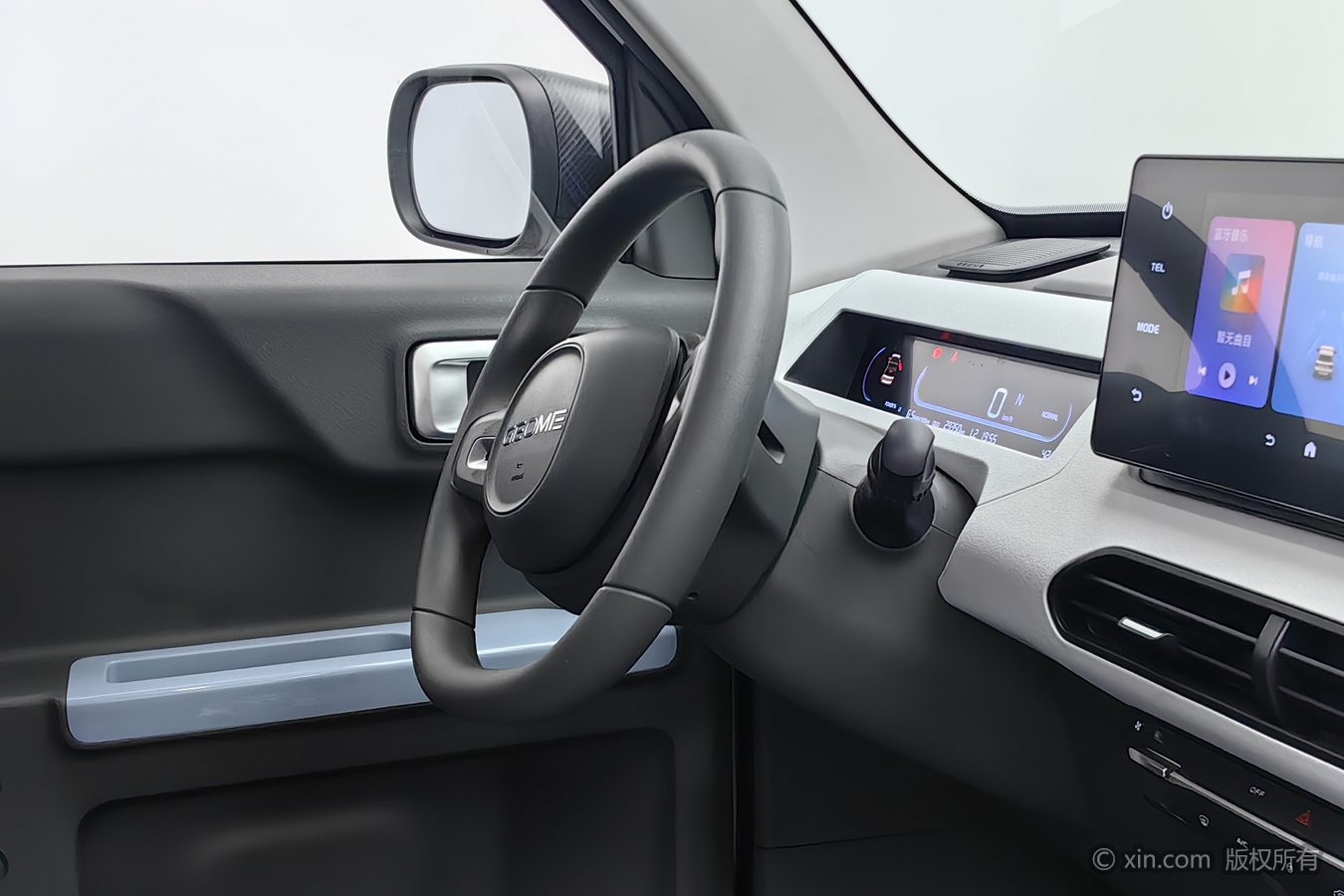 2023 car image #23