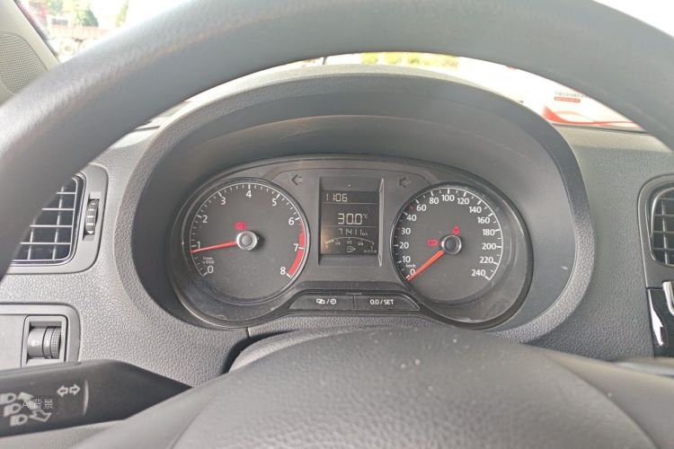 Volkswagen Polo 2018 car image #13