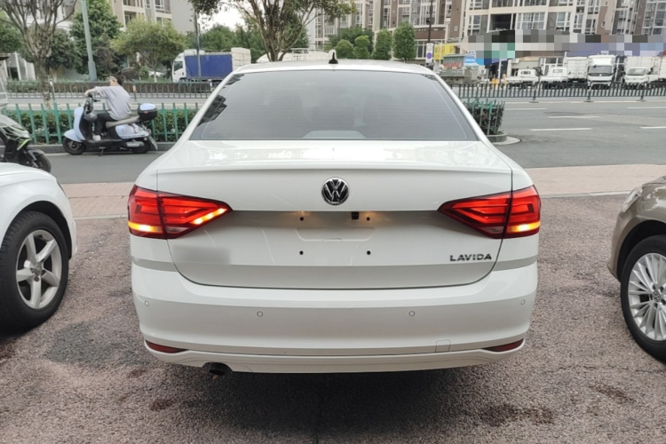 Volkswagen Lavida 2016 car image #6