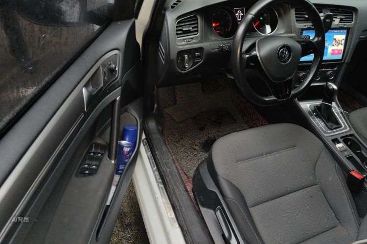 Volkswagen Golf 2017 car image #18
