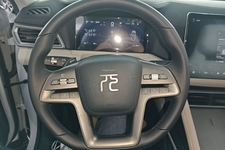 BYD YuanUP 2025 car image #11