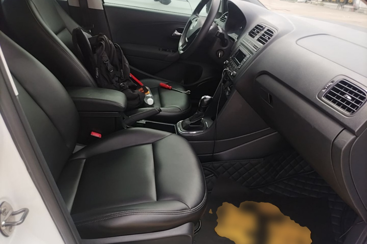 Volkswagen Polo 2018 car image #24