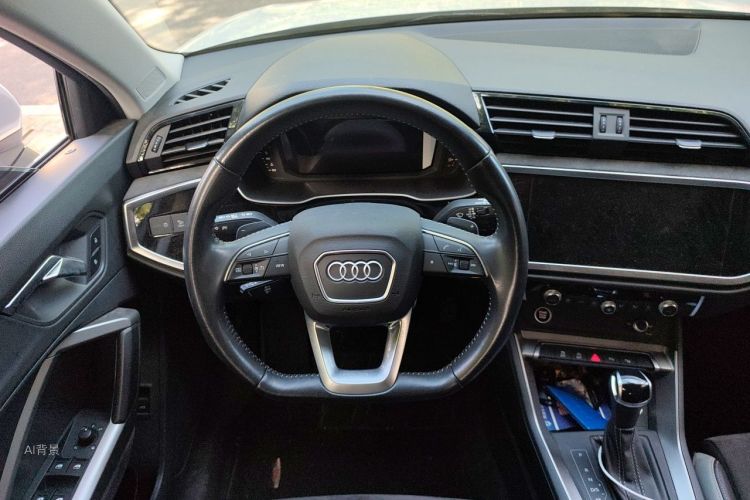 Audi Q3 2022 car image #12