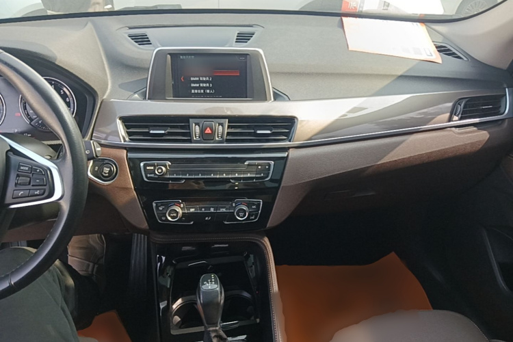 BMW X1 2018 immagine di auto #10