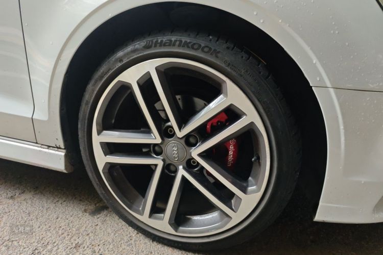 Audi A3 2018 car image #9