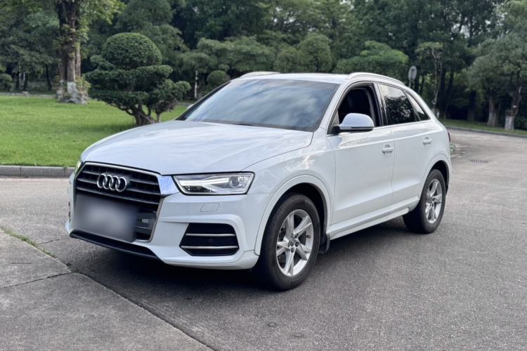 Audi Q3 2017 car image #2