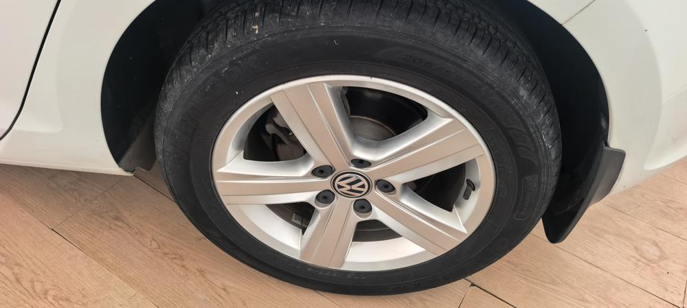 Volkswagen Golf 2017 car image #7