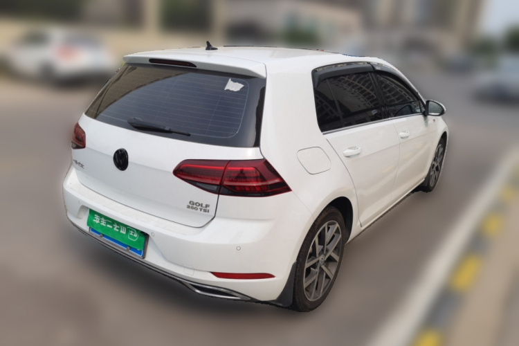 Volkswagen Golf 2019 car image #5