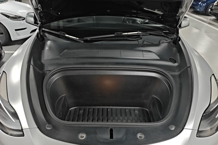 Tesla Model Y 2022 car image #20