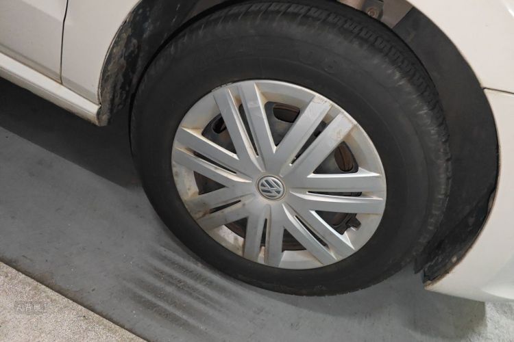Volkswagen Polo 2017 car image #9