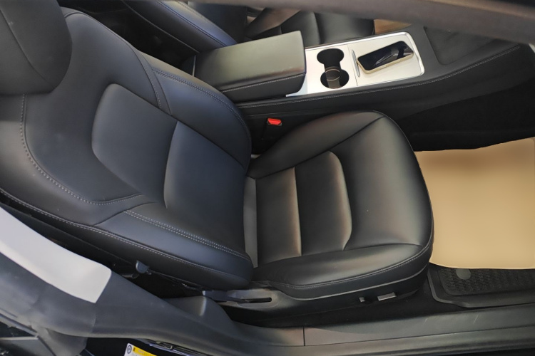 Tesla Model 3 2023 car image #24