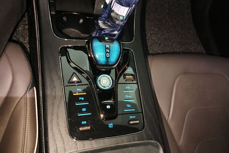 BYD Han 2022 car image #18