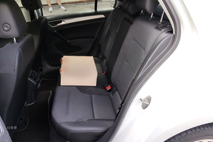 Volkswagen Golf 2020 car image #19