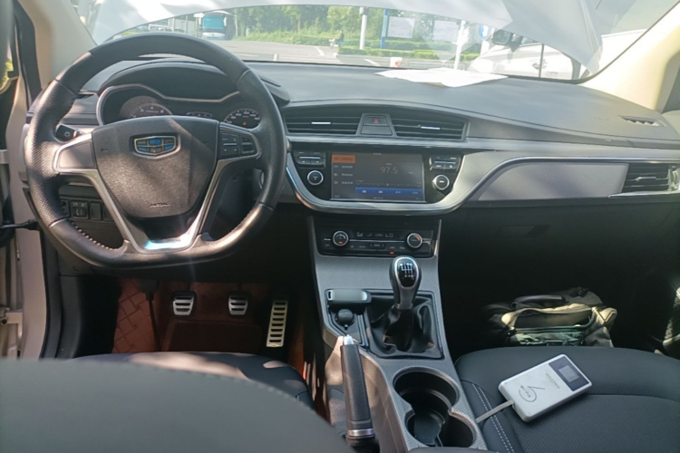 GEELY Emgrand GS 2018 car image #10