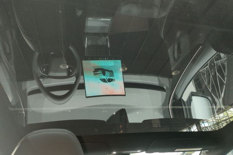 Tesla Model Y 2026 car image #18