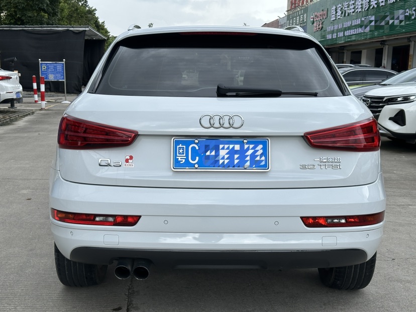 Audi Q3 2017 car image #5