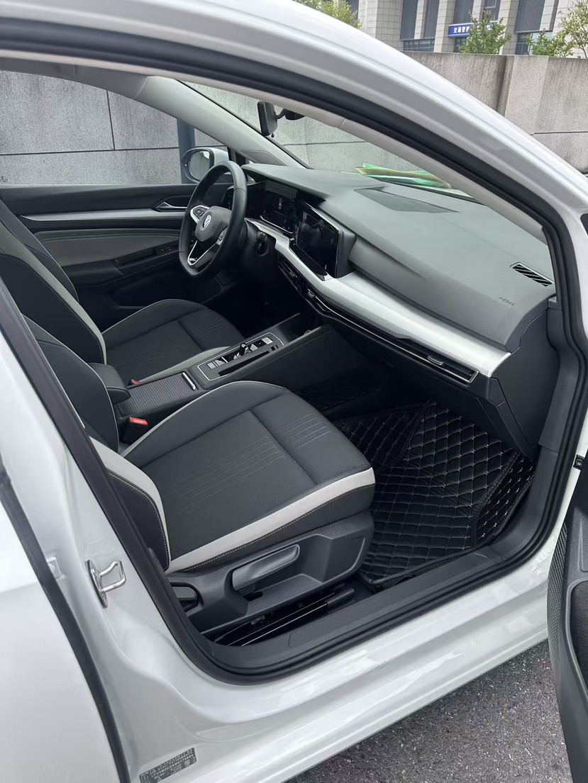 Volkswagen Golf 2022 car image #7