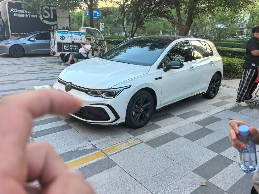 Volkswagen Golf 2022 car image 