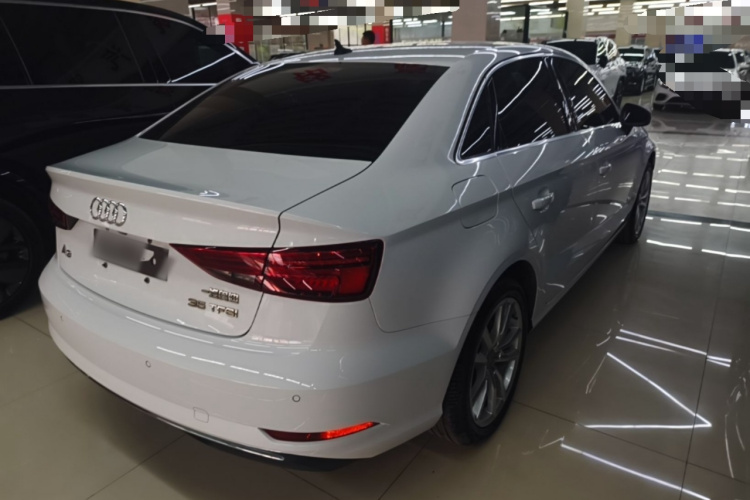 Audi A3 2018 car image #5