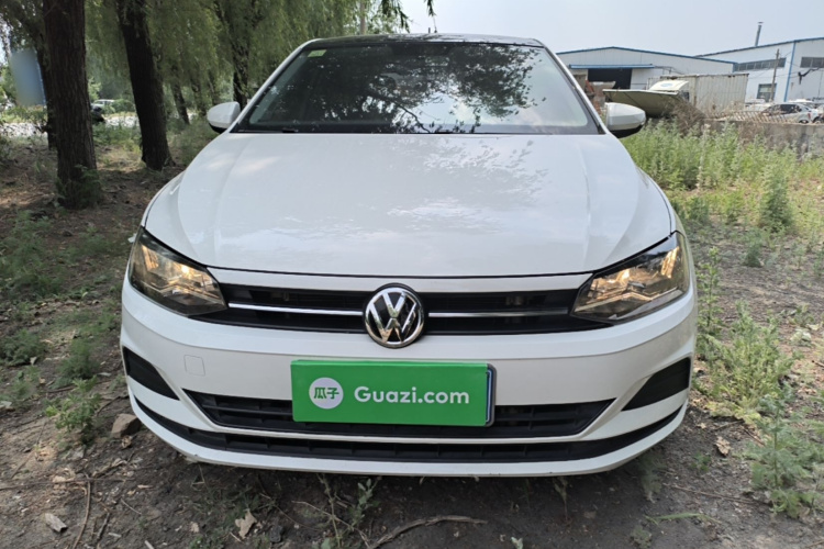 Volkswagen Polo 2021 car image #3