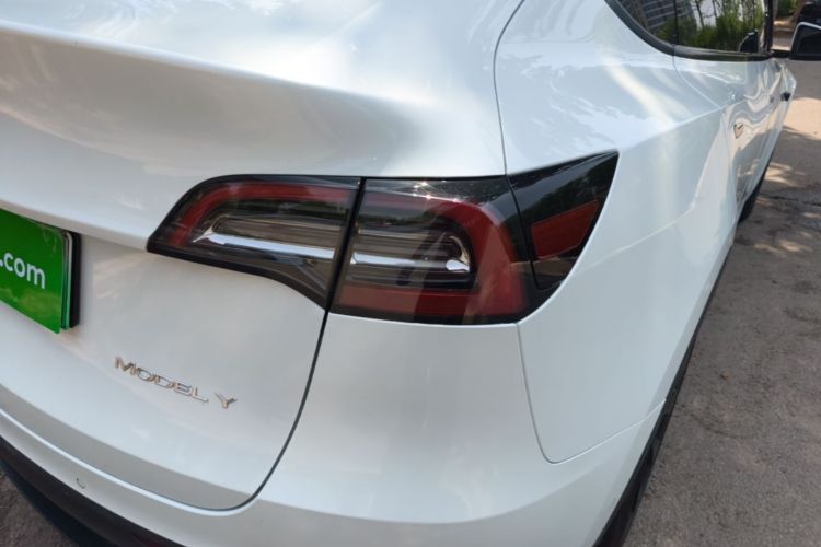 Tesla Model Y 2021 #8 Tesla Model Y 2021 car image #8
