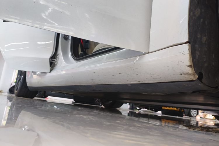Tesla Model 3 2021 car image #26
