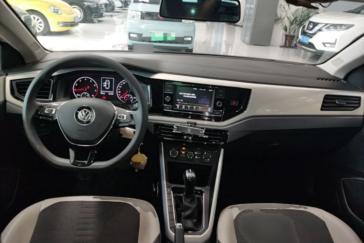 Volkswagen Polo 2020 car image #10