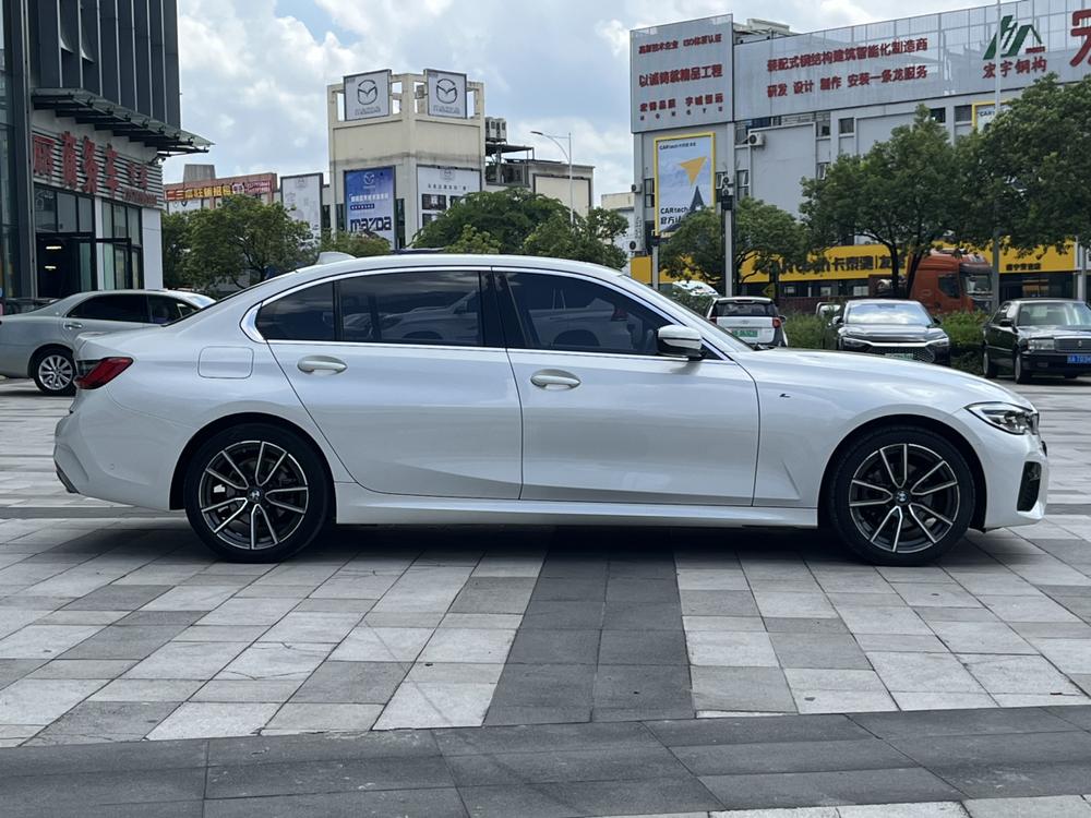 BMW 3 Series 2020 car image #8