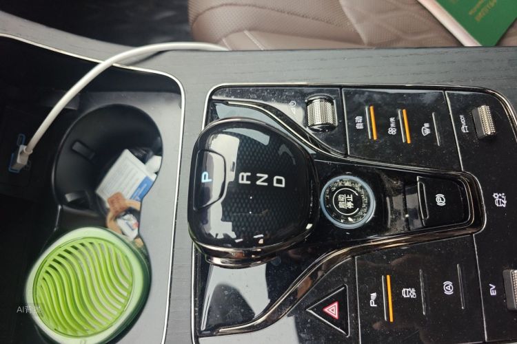 BYD Han 2022 car image #16