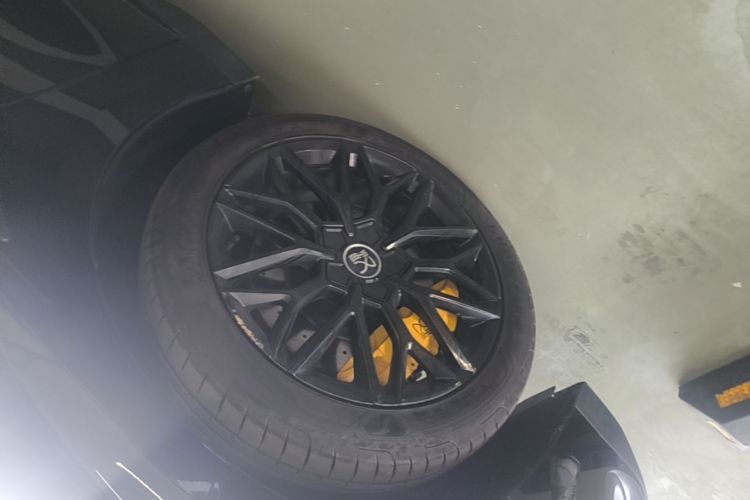 BYD Han 2023 car image #9
