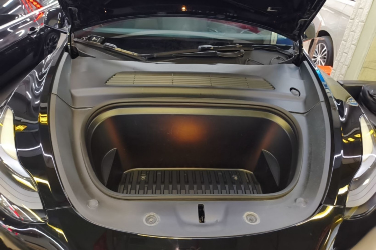 Tesla Model Y 2022 car image #22