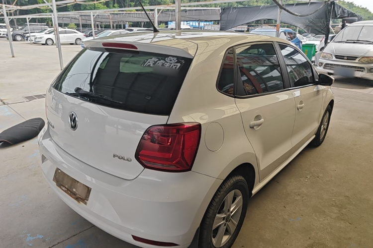 Volkswagen Polo 2016 car image #7