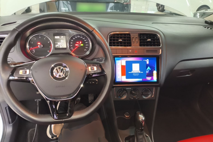 Volkswagen Polo 2017 car image #10